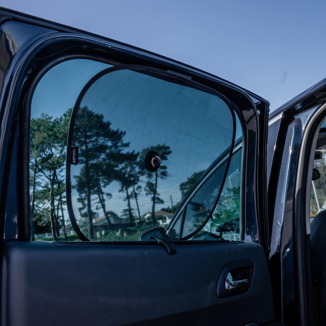 Ezimoov Sun Stoppers suction to car window to block children and babies from the sun