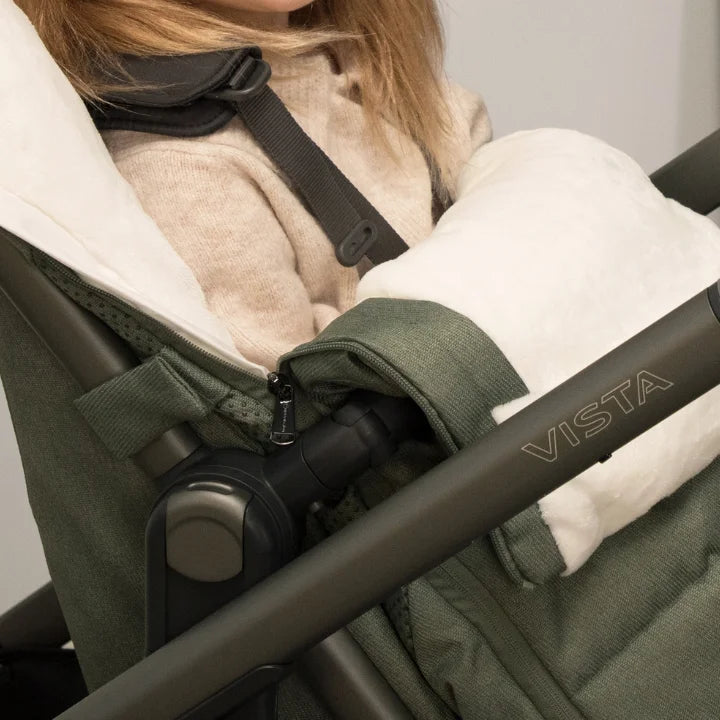 Close-up shot of the Evelyn CozyGanoosh attached to the chassis of the Vista V3 stroller.