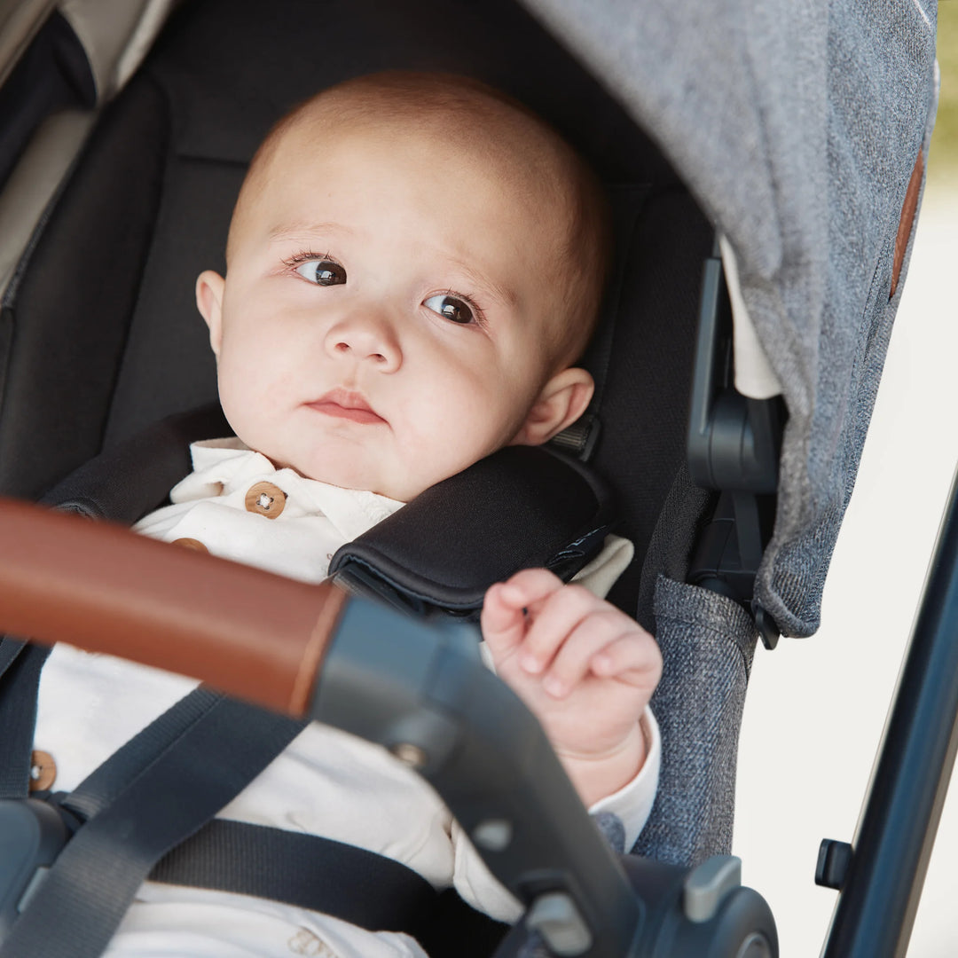 Close up of baby in the Cruz V3.