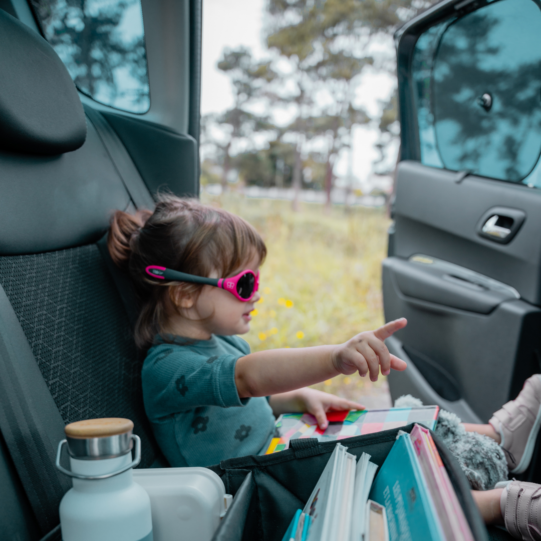 Ezimoov Sun Stoppers suction to car window to block children and babies from the sun